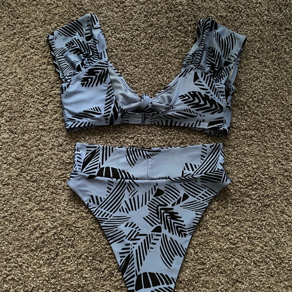 Aerie Swimsuit (top and bottom sizes are different) - Picture 3 of 7